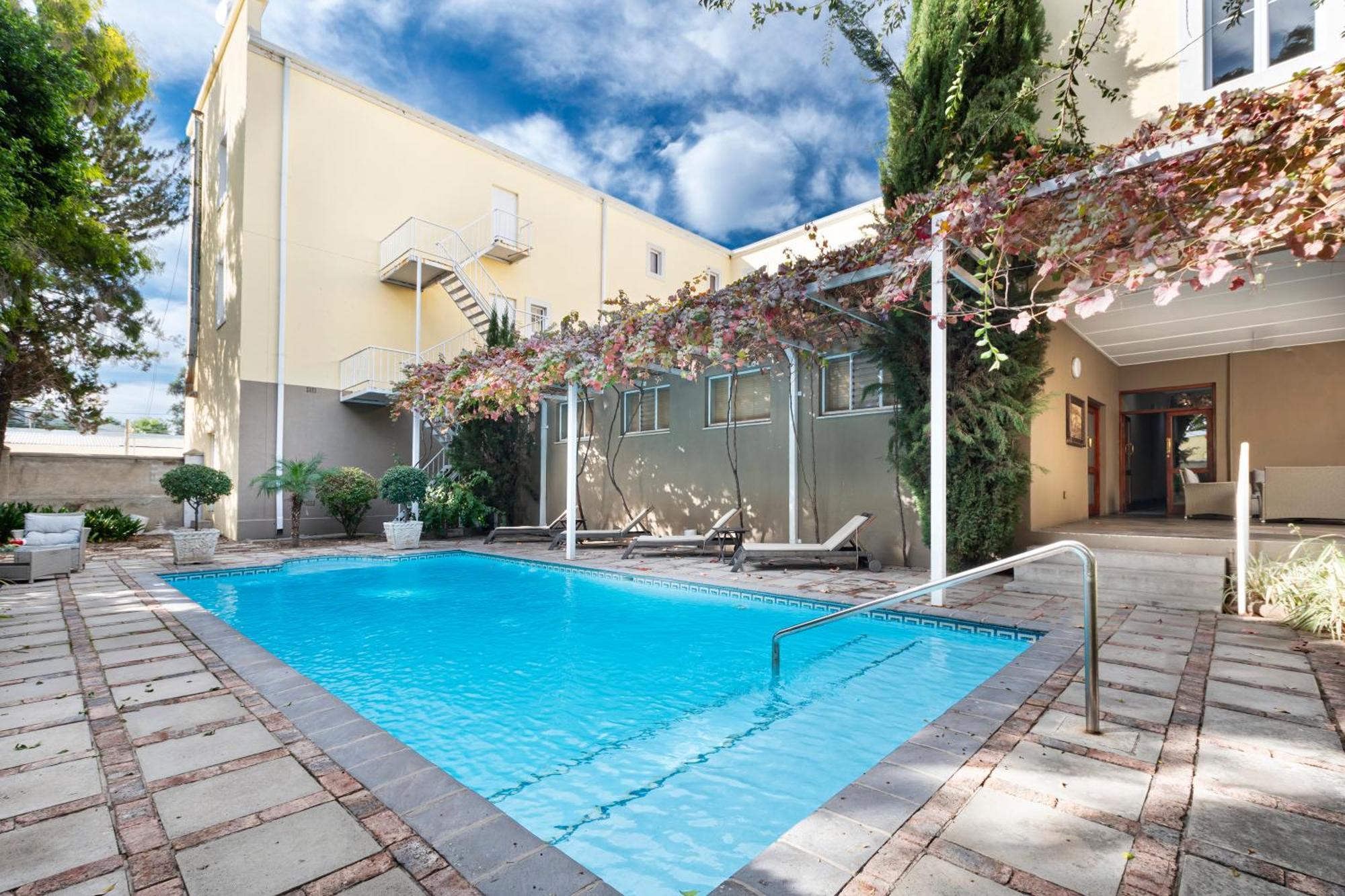 Queen'S Hotel By Bon Hotels Oudtshoorn Exterior foto