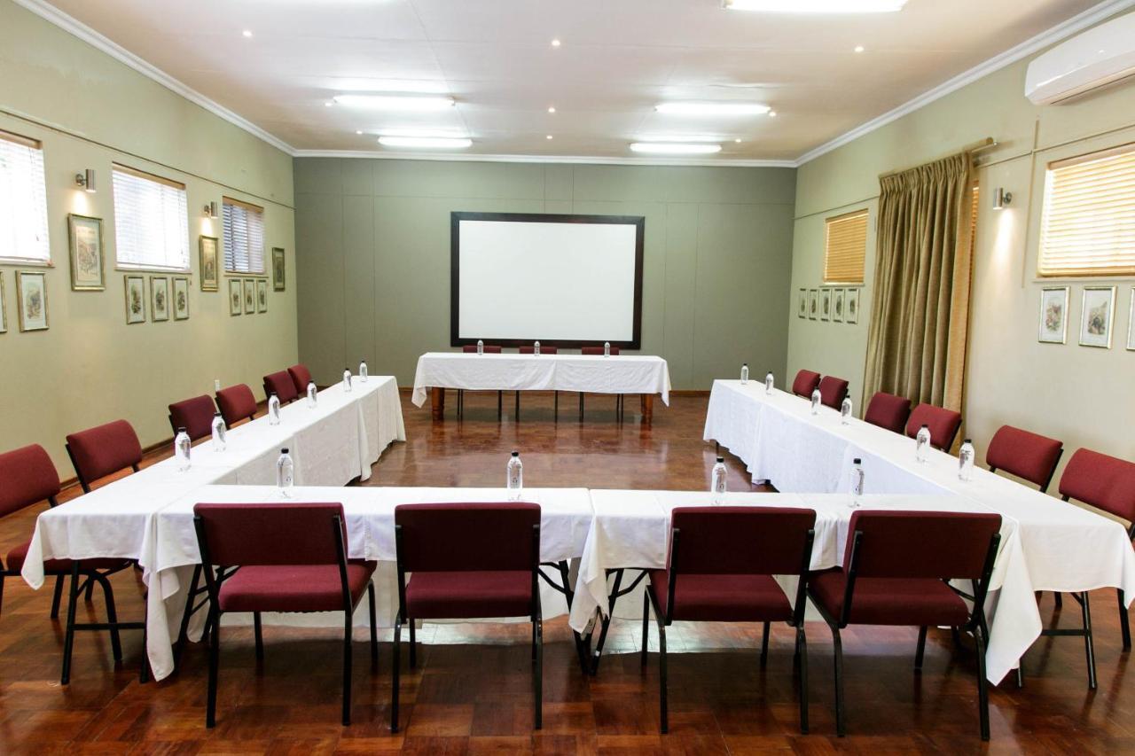 Queen'S Hotel By Bon Hotels Oudtshoorn Exterior foto